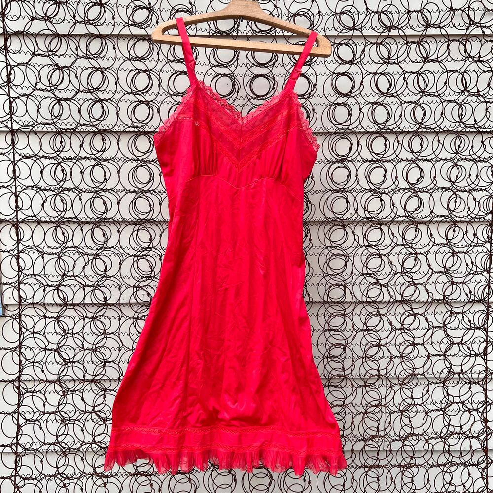 VTG 60s 70s Penny's Adonna red lace trim slip Concertina Crystal Pleat size 36